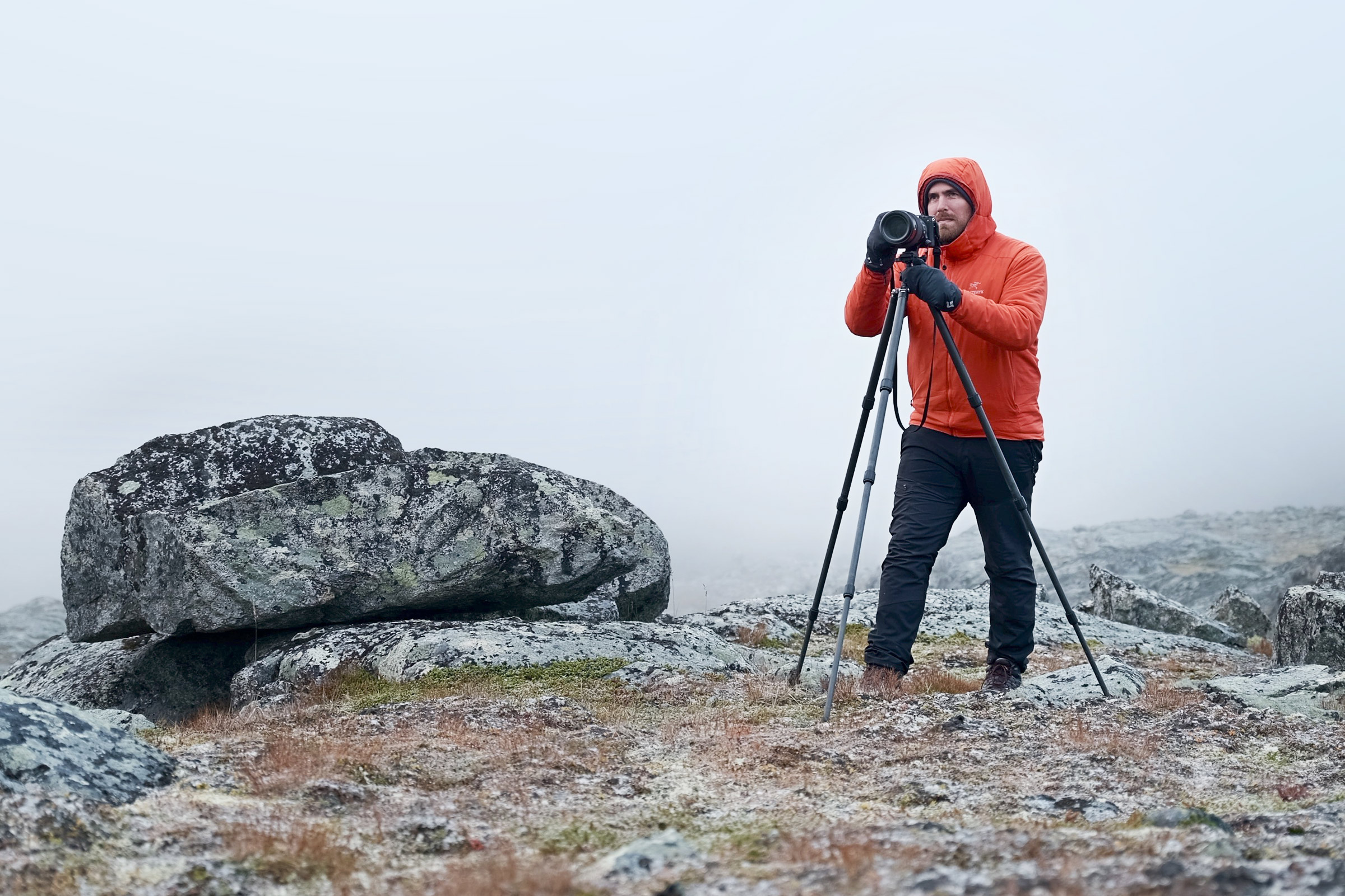Magnus Lindbom photographing in Sarek National Park with Fujifilm GFX 100S.